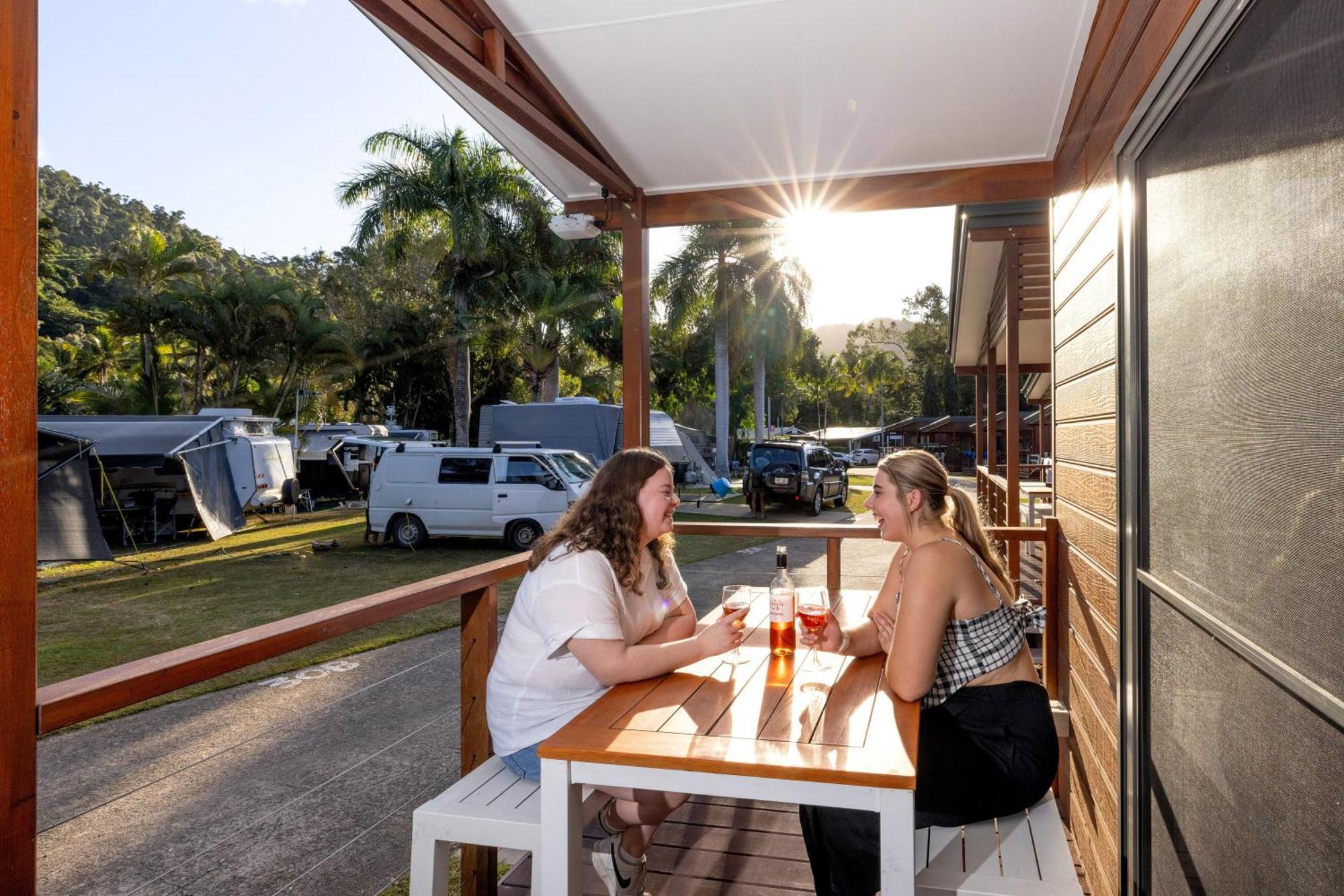 Big4 Whitsundays Tropical Eco Resort Airlie Beach Bagian luar foto