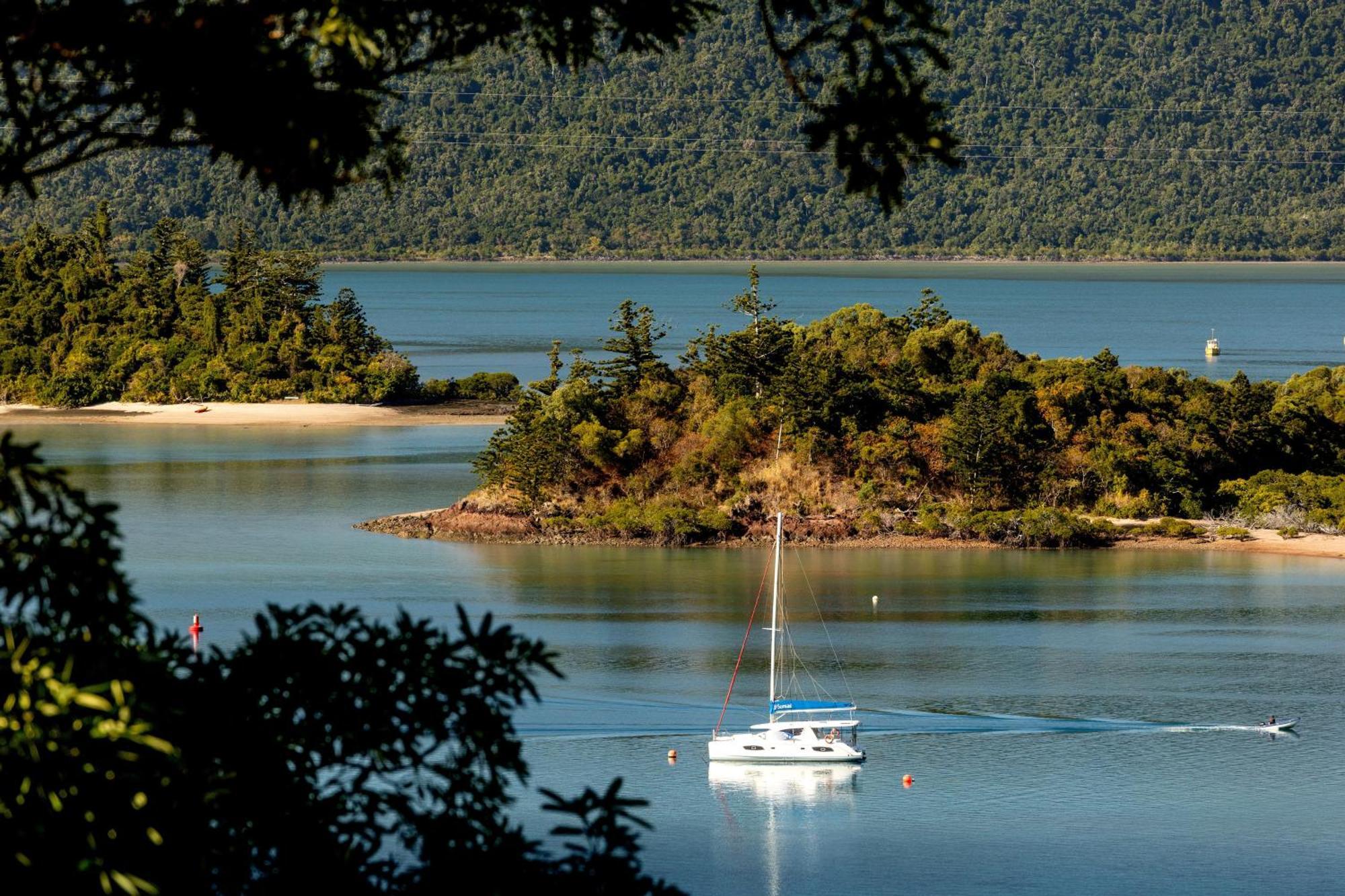Big4 Whitsundays Tropical Eco Resort Airlie Beach Bagian luar foto