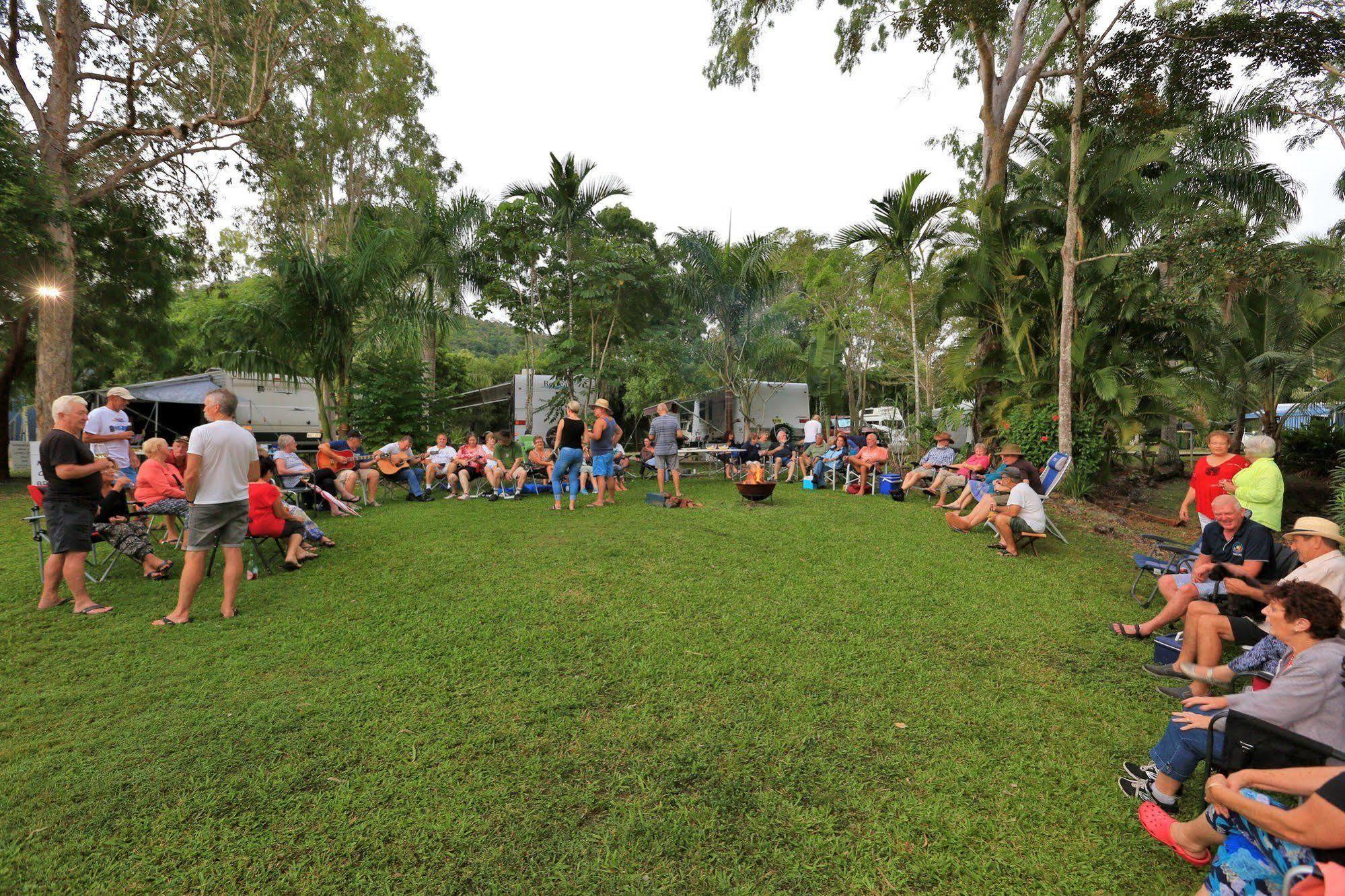 Big4 Whitsundays Tropical Eco Resort Airlie Beach Bagian luar foto